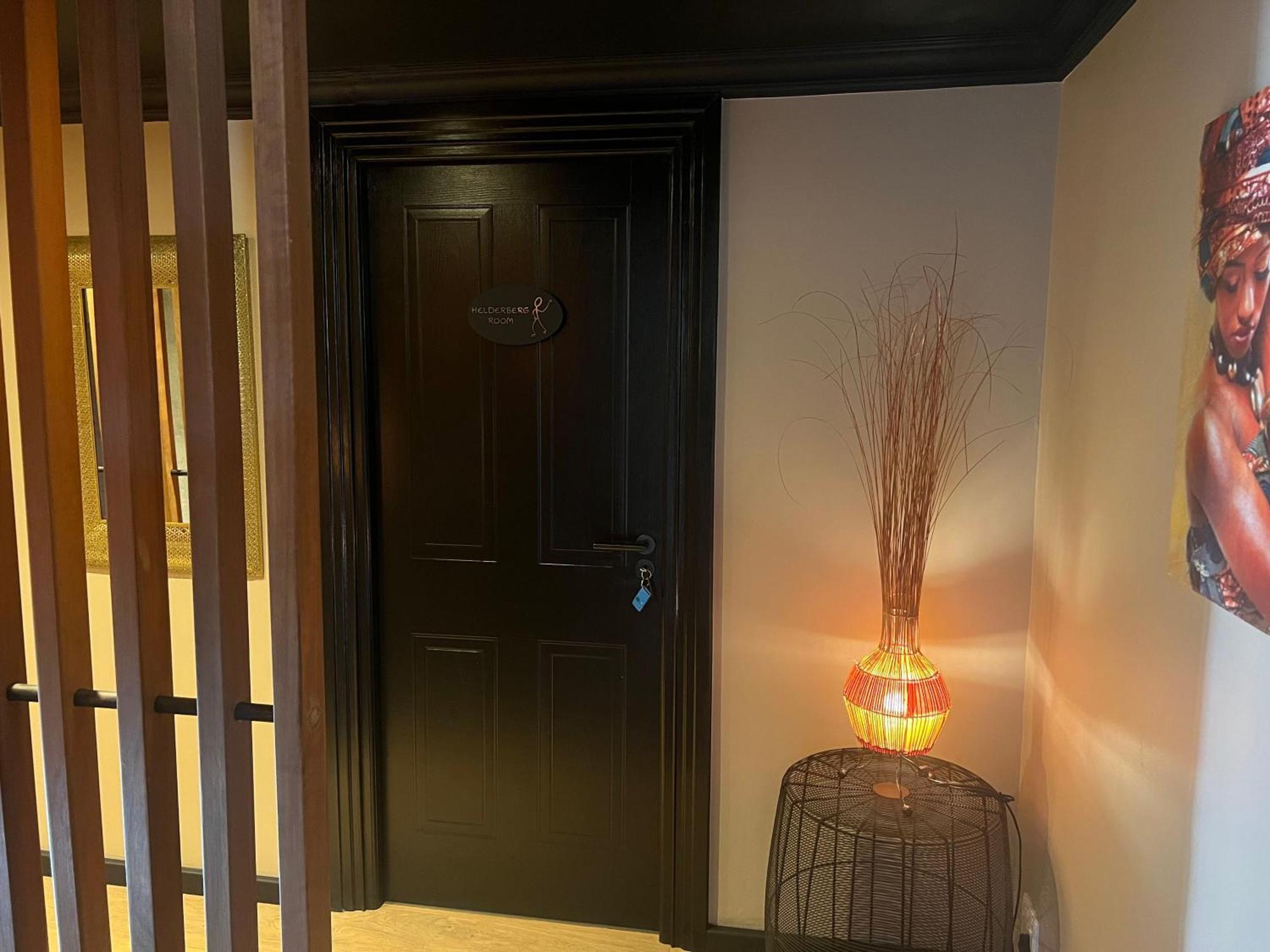 Yebo Boutique Guesthouse Сомерсет-Вест Екстер'єр фото